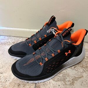 Under Armour  WMNS FLOW BREAKTHRU 5 ‘CASTLEROCK BLAZE ORANGE' 3028825-025 Sz 16